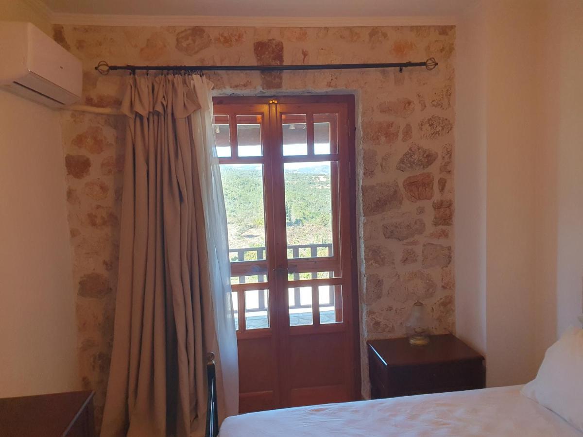 Nireas : Stone Villa Orthoniaí 外观 照片