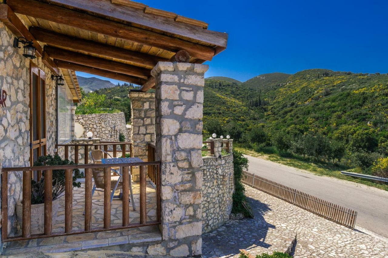 Nireas : Stone Villa Orthoniaí 外观 照片